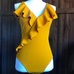 Cupshe Yellow / Mustard  Ruffle Swimsuit / bodysuit